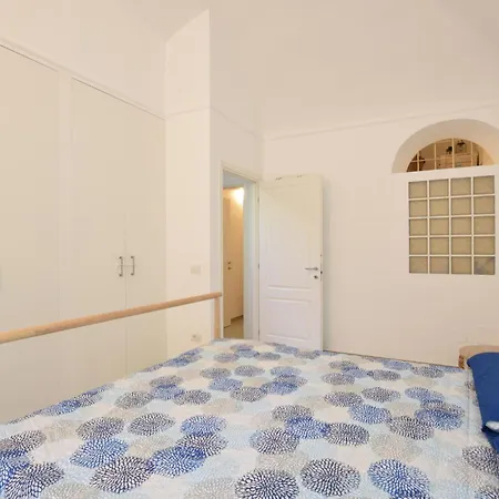Appartement 2 Bedroom Beautiful In Loano